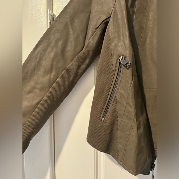 Cute Jacket - Picture 4 of 5